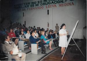 Anita Melman impartiendo un curso